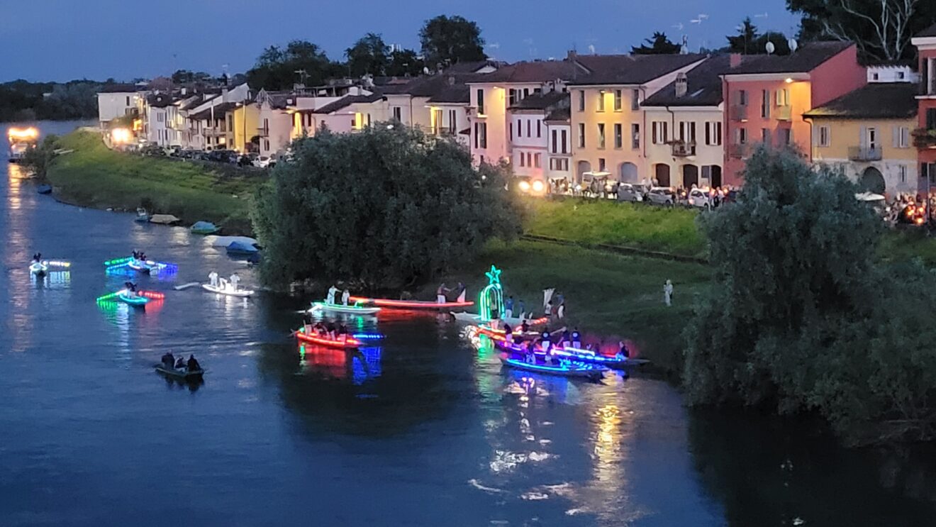 Festa della Madonna della Stella: processione sul fiume e arrivo in Duomo